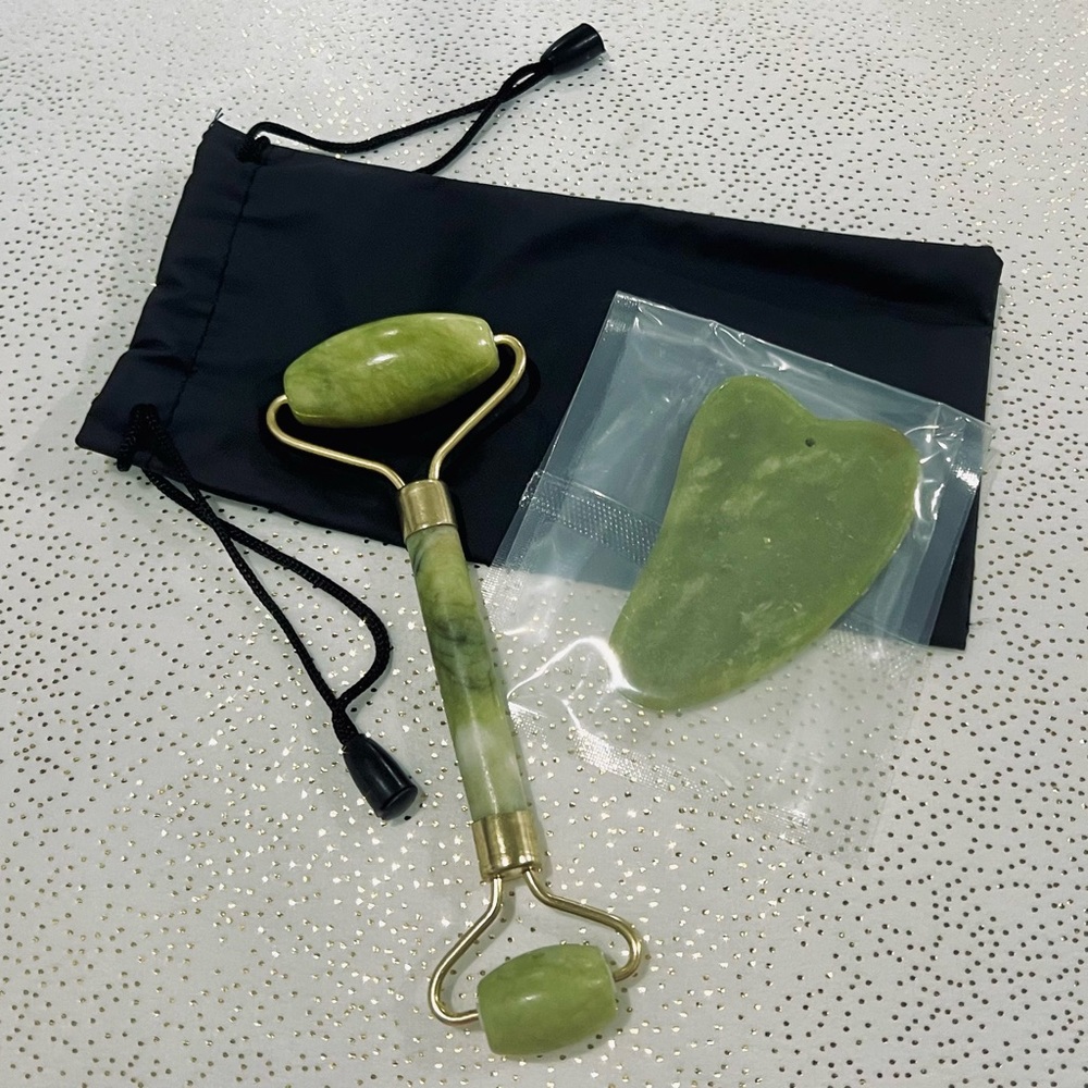NEW Pale Green Jade Roller & Matching Gua Sha Stone Set with Storage Bag